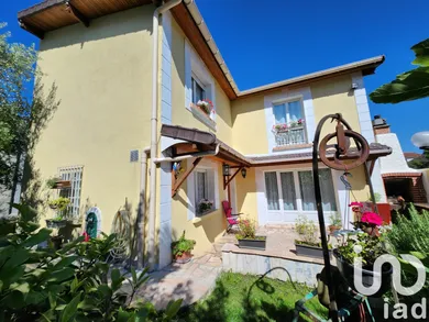 Maison traditionnelle à Clichy-sous-Bois (93390)