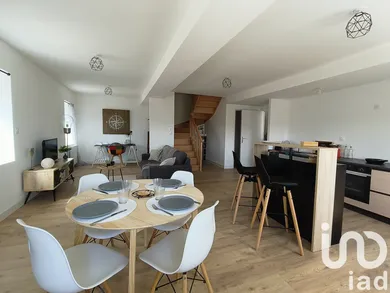 Duplex in Saint-Laurent-de-Chamousset (69930)