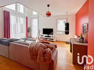 Duplex at Villeneuve-le-Roi (94290)