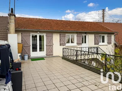 Immeuble à Chevrières (60710)