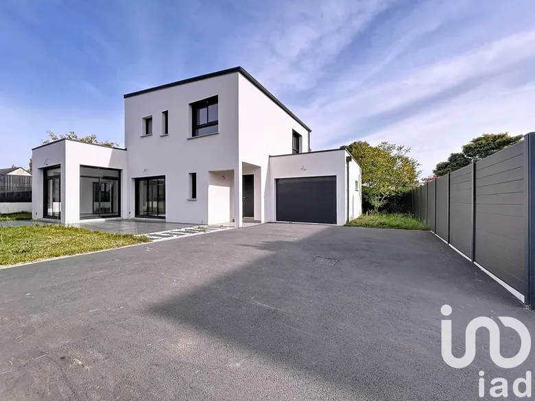 Maison 6 pièces 162 m² · à La Mézière · 162 m² · 545 000 €