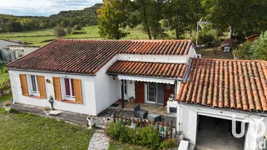 House in Tabre (09600)