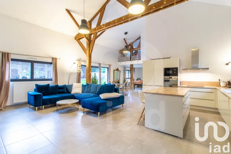 Maison 7 pièces 200 m² · à Ressons-sur-Matz · 200 m² · 375 000 €