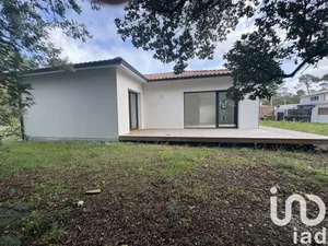 Traditional house at Lanton (33138)