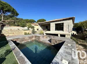 House at Tresques (30330)