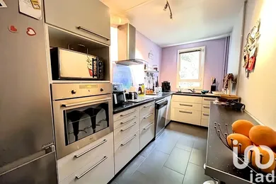 Appartement à Savigny-le-Temple (77176)