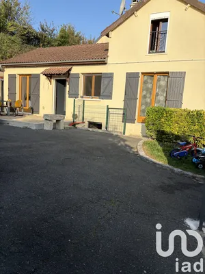 Maison traditionnelle à Saint-Fargeau-Ponthierry (77310)