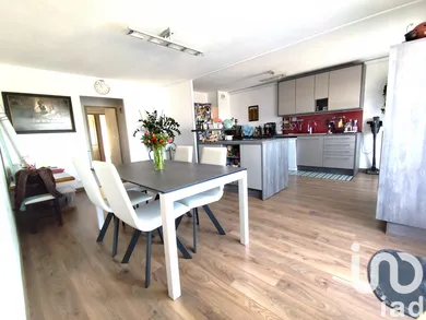 Apartment in Hyères (83400)