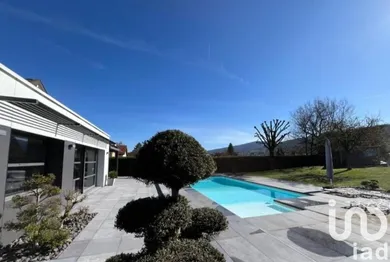 Architectural house in Oyonnax (01100)