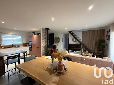 Maison traditionnelle à Saint-Antoine-du-Rocher (37360)