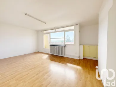 Apartment in Palaiseau (91120)