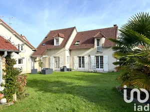 House at Montfort-l'Amaury (78490)