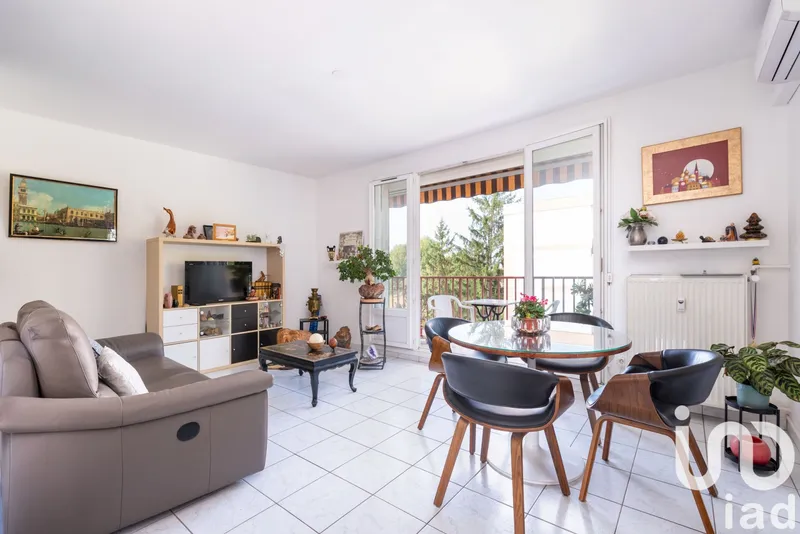 Appartement vendu à Bron (69500) par Laurence Vali
