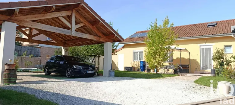 Maison 8 pièces 154 m² · à Veauche · 154 m² · 282 000 €