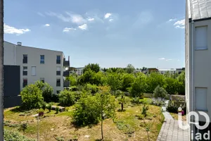 Apartment in Bois-d'Arcy (78390)