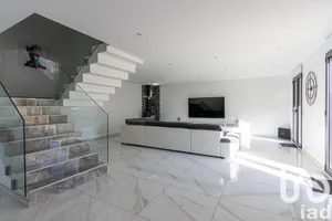 House in Neuilly-en-Thelle (60530)