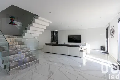 House in Neuilly-en-Thelle (60530)