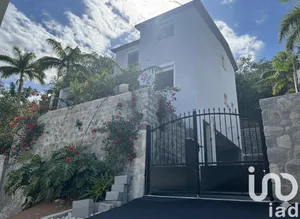 House in Saint-Pierre (97432)