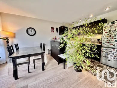 Apartment in Saint-Michel-sur-Orge (91240)