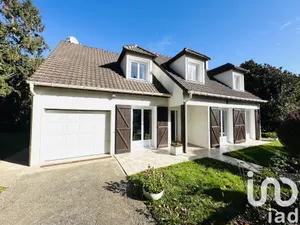 Traditional house at Saint-Arnoult-en-Yvelines (78730)