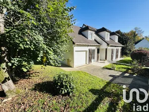 Traditional house in Saint-Arnoult-en-Yvelines (78730)