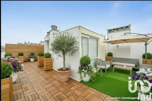 Apartment at Saint-Cloud (92210)