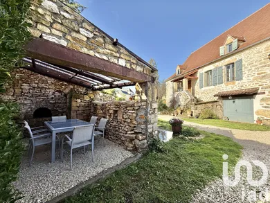 Maison traditionnelle à Lamothe-Fénelon (46350)