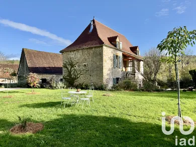 Maison traditionnelle à Lamothe-Fénelon (46350)