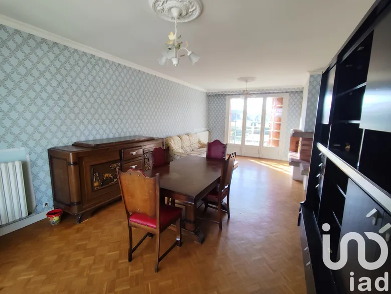 Maison 6 pièces 160 m² · à Gennes · 160 m² · 173 000 €