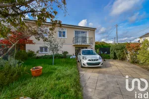 House at Coubron (93470)