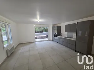 Apartment at Auvers-Saint-Georges (91580)