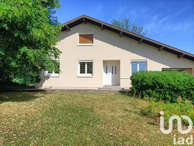 House in Effiat (63260)