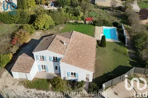 House at Cadenet (84160)