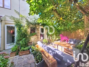 Building at Mennecy (91540)