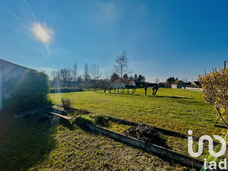 Terrain à bâtir à Vrigny (45300) · 44 000 €