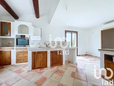 Traditional house in NIOZELLES (04300)