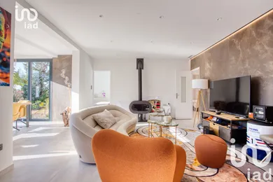 Maison à Roquebrune-sur-Argens (83520)