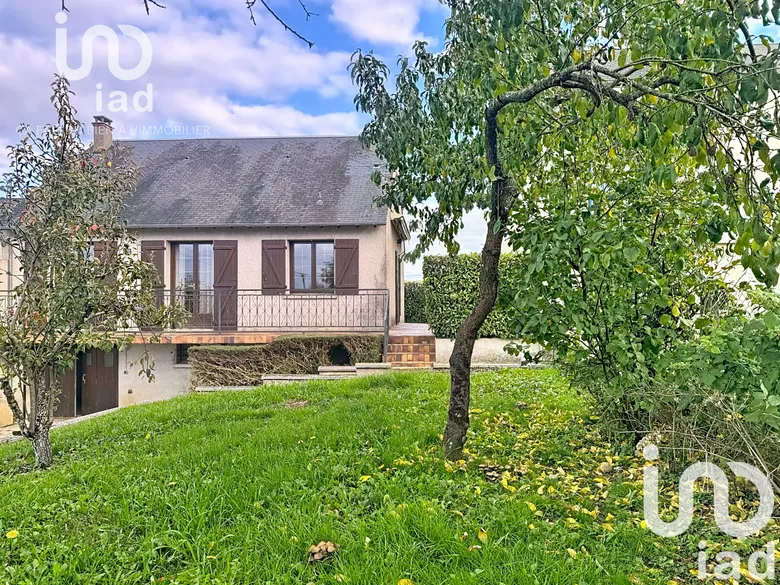 Maison 6 pièces 116 m² · à Château-Renard · 116 m² · 130 000 €