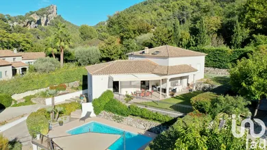 Architectural house in SAINTE ANNE D'EVENOS (83330)