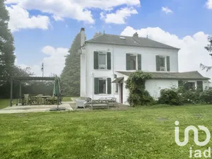 Traditional house at Loueuse (60380)