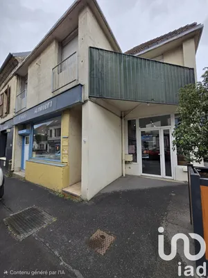 Building at Pont-Sainte-Maxence (60700)