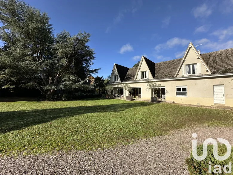 Maison 15 pièces 340 m² · à Issoudun · 340 m² · 498 000 €