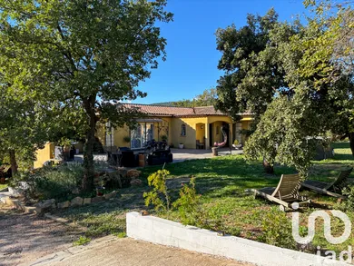 Pavillon à Forcalqueiret (83136)