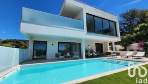 Architectural house at Les Issambres (83380)