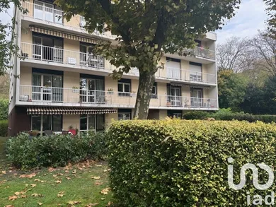 Apartment in Montmorency (95160)