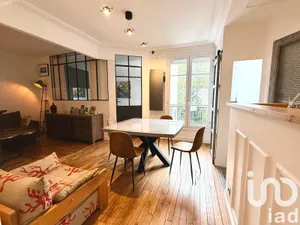 Apartment in Paris (75020)