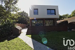 House at Sannois (95110)