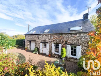 House at Thury-Harcourt (14220)