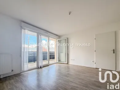Apartment in Montlhéry (91310)