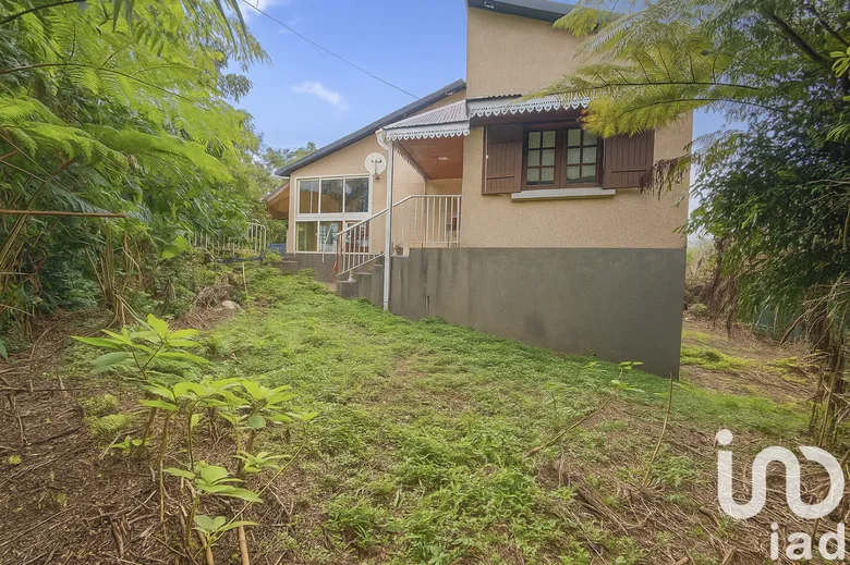 Maison 6 pièces 90 m² · à Les Avirons · 90 m² · 240 000 €